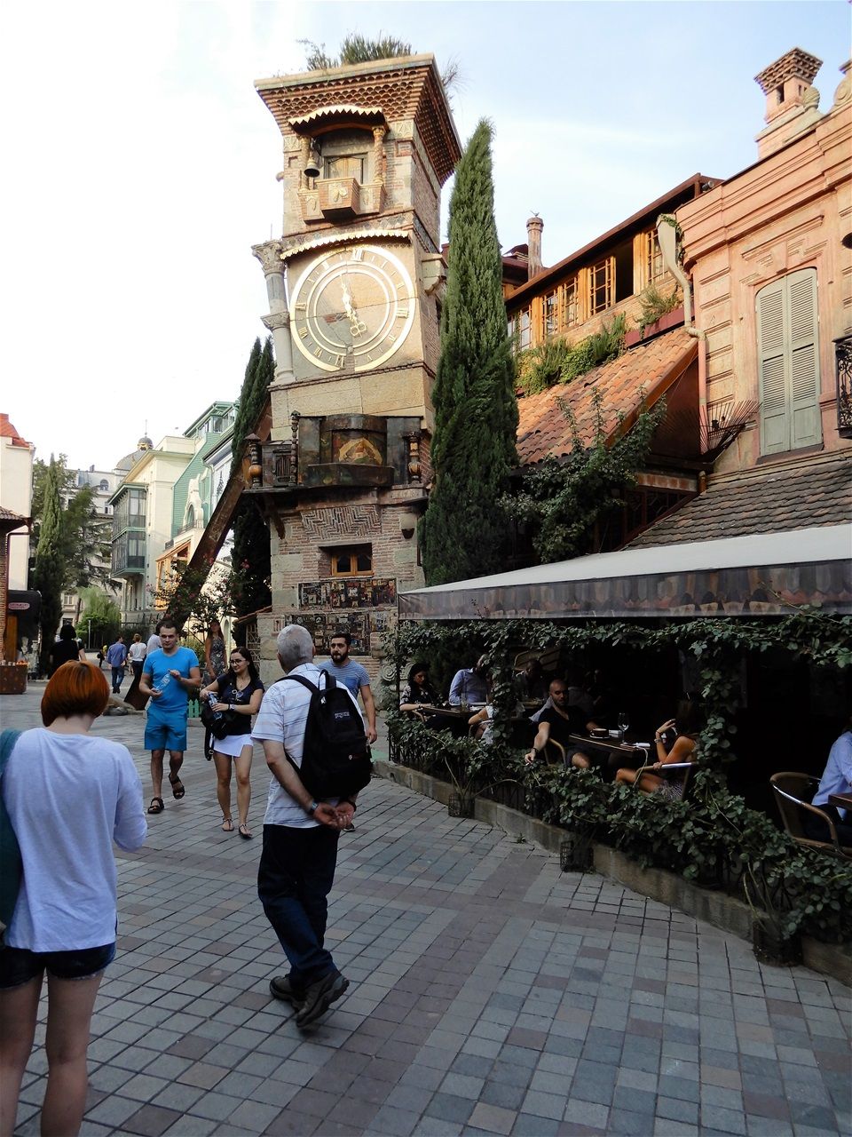 In 2010 Rezo Gabriadze built a unique clock tower next to his marionette theatre in old town. Every hour an angel comes out with a small hammer to ring the bell.