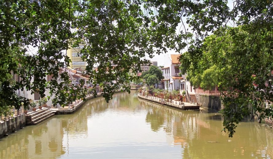 River malacca, from the bridge leading to Chinatown.