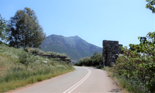 The road from Andromonastero to Ancient Messene passes through the city walls.
