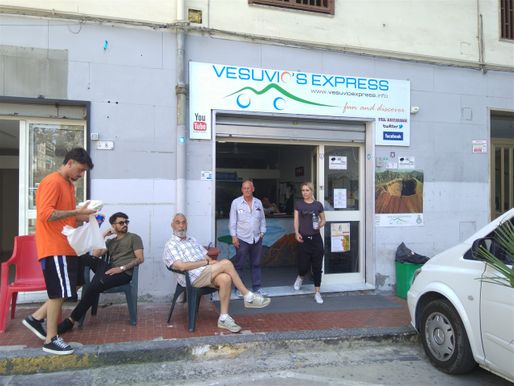 The 'Vesuvio Express' private travel office arranges to take you up to the Vesuvius summit for 10 euros (return ticket).