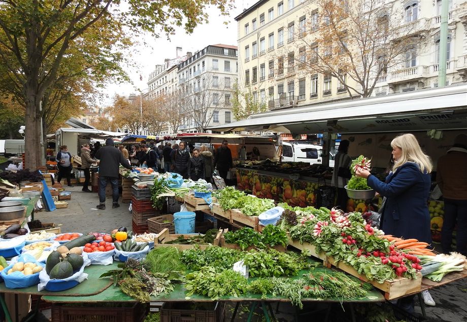 The weekly farmers' market on Place Carnot.
