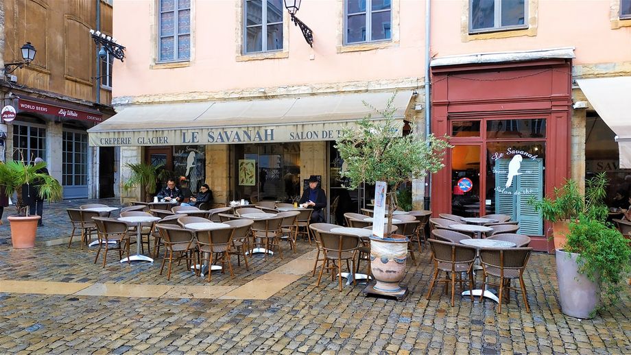 At the north side of Place de Change, cafe-creperie Le Savanah, is the best place to watch people passing by in town.