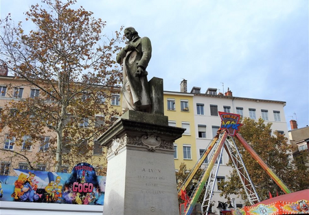 The statue of Joseph Marie Jacquard at Place de la Croix-Rousse.