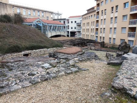The Roman thermae on Rue des Farges.