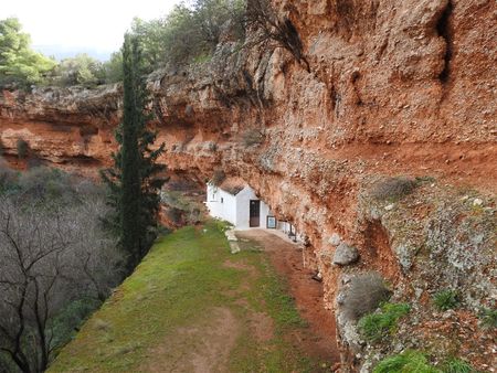 The chapel of Agios Georgios, inside the Little Cave of Didima caves.