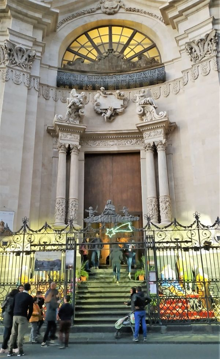 The entrance to Chiesa della Badia di Sant'Agata on Via Vittorio Emanuele II.