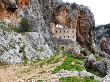 The dirt road leading to the entrance of Monastery of Agios Demetrios Avgou.