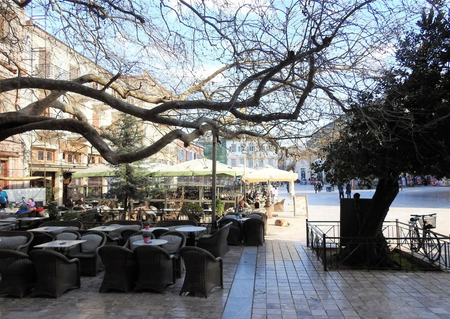 There are several cafes on Syntagma Square.