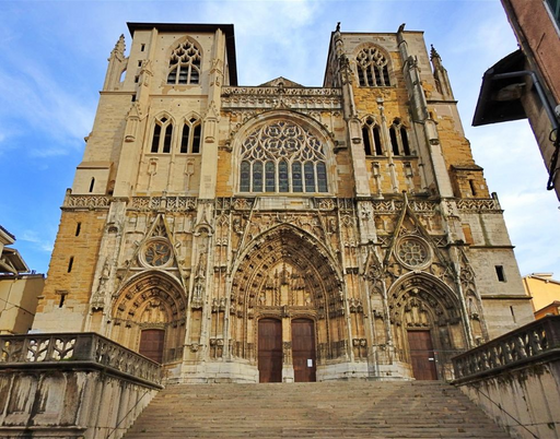 The west front of the Vienne Cathedral.