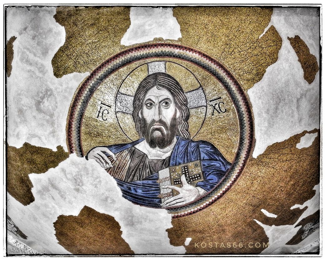 The most important and famous of the mosaics: Christ Pantocrator (Lord of the Universe) watching over all from the crown of the dome. He is depicted with a stern face and a threatening gaze with only his head and shoulders shown. This medallion is recognized as representing high artistic quality and as “one of the greatest creations in art”.