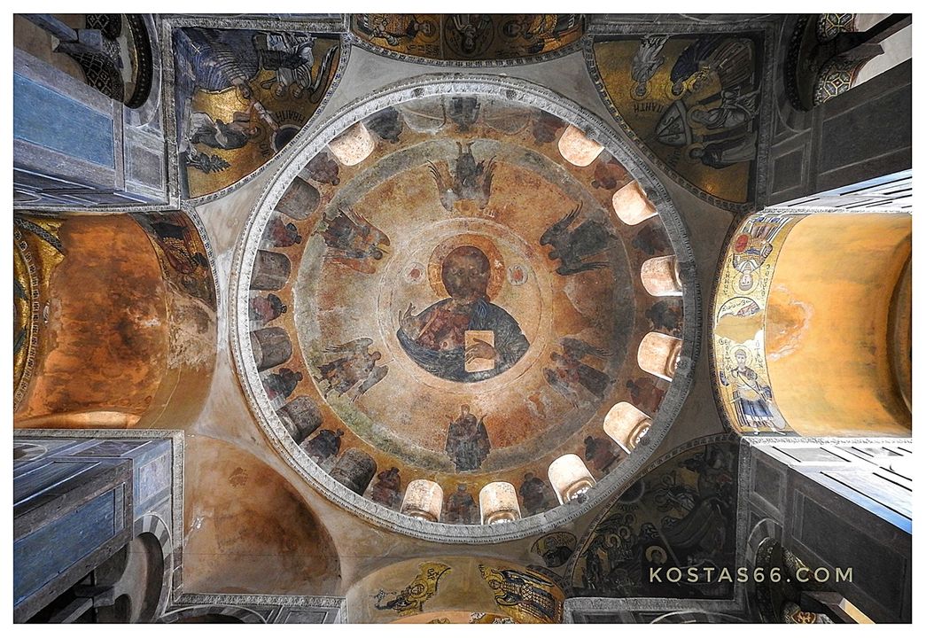The frescos of the katholikon Dome.