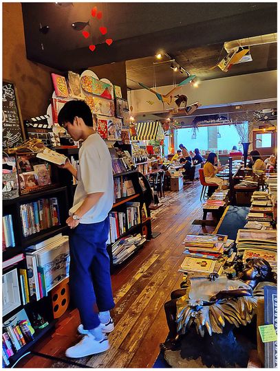 Worldwide Book Cafe.