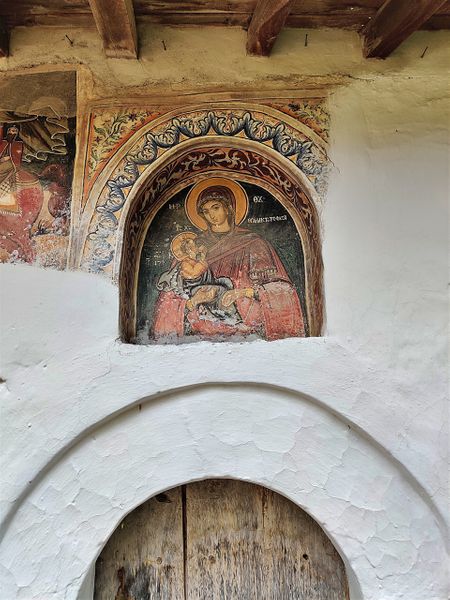 Frescos above the entrance to the gyneconite of the church of Presentation of the Blessed Virgin Mary.