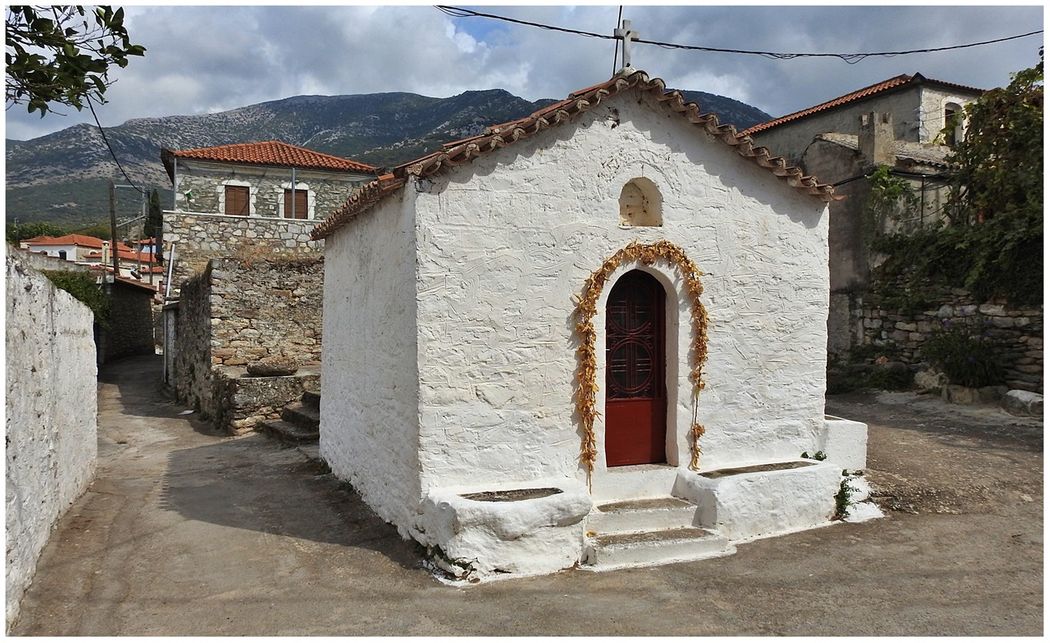 Platsa. One of the many little chapels of the area.
